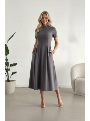 Kadın Kısa Kollu Cepli Uzun Krep Kumaş Elbise