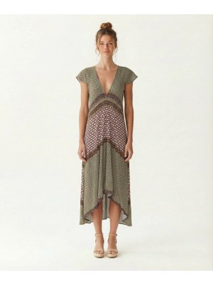 Yargıcı Bol V Yaka Kolsuz Elbise