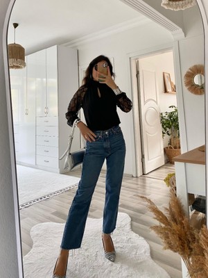 Femora Moda Kadın Uzun Kollu Göğüs Pencere Detay Yaka Boğazlı Kolları Tüllü Sandy Bluz