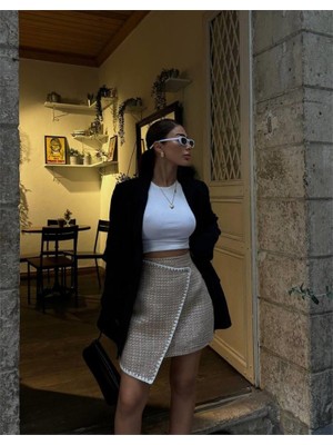 Femora Moda Şanelkapaklı Çoban Dikiş Detaylı Kısa Etek - Bej