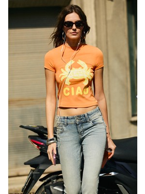 Grimelange Mechelen Kadın Yumuşak ve Esnek Baskılı Yuvarlak Yakalı Kısa Kol Turuncu T-Shirt