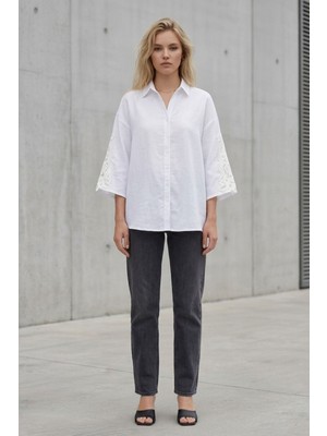 Lupinn Kadın Beyaz Gömlek Düz Dantel Nakış Detaylı Yarım Kol Oversize Şık Yazlık Bluz  - Kadın Gömlek