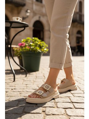 Enoch Kadın Ortopedik Tabanlı Gold Kare Toka Detaylı Çift Bantlı Terlik