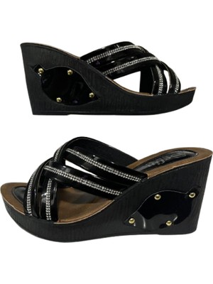 Selin Kadın Dolgu Topuk Terlik Kalın Bantlı Şık ve Rahat Terlik