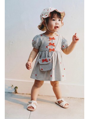 Magu Kız Çocuk Pamuklu Gri Çizgili Kalp Nakışlı Çantalı Elbise - Fiyonk Detaylı