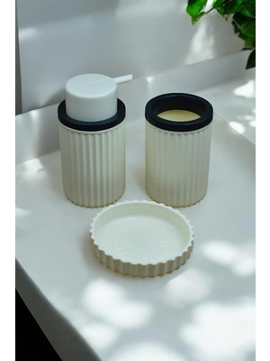 MiraLive 3 Parça Sert Plastik Banyo Seti/sıvı Sabunluk, Diş Fırçalık ve Katı Sabunluk-Krem