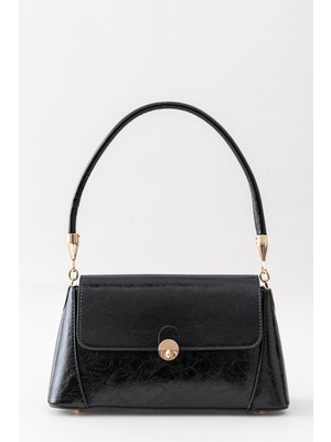 Paul Brand Arden Gold Detaylı Retro Deri Görünümlü Vintage Model Kadın Baget Omuz Çantası