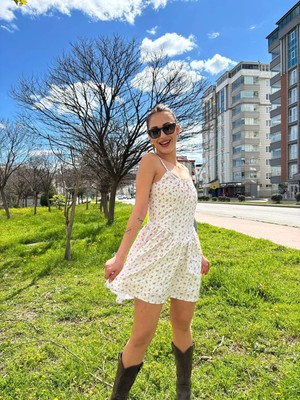 362 Fashion Butik Göğüs Büzgülü Kırmızı Çiçekli Mini Elbise