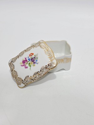 Limoges Çiçek Figürlü Mini Porselen Sandık