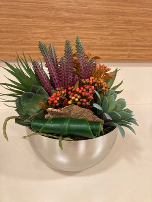 Plus Home Yapay Çiçek Skulent Gümüş Ayaksız Pirinç Saksı Içi Arajman Boyut 21 cm Çevre Çap 48 cm