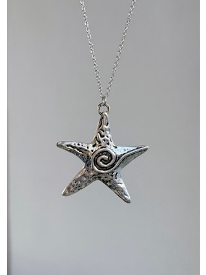 Whimsy White Spiral Deniz Yıldızı Çelik Kolye – Bohem Sahil Tarzı Çelik Zincirli Yıldız Kolye (55+5 Cm)