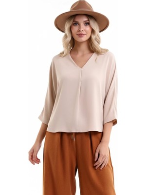 V Yaka Katlamalı Uzun Kol Göğüs Kat Detaylı Önü Kısa Arkası Uzun Geniş Rahat Kesim Şık ve Cool Bluz