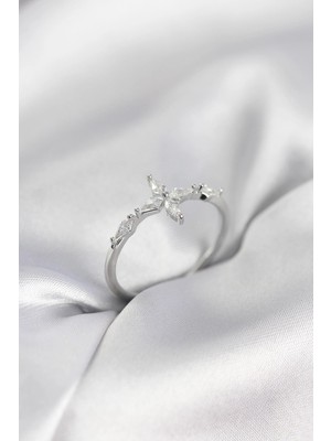 TKÇ Mey Ithalat® Yıldız Model Zirkon Taşlı Gümüş Renk Kadın Yüzük