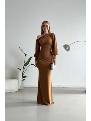 Kadın Tek Omuz Açık Detay Ithal Krep Kumaş Maxi Boy Uzun Kol Elbise