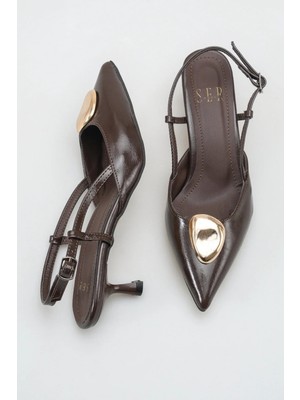 Sermoda Topuklu Kadın Ayakkabı - 5 cm Ince Topuklu Sivri Burun Arka Açık Stiletto Ayakkabı Kahve Yanki