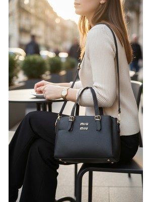 Enoch Kadın Grained Dokulu Kemer Detaylı ve Gold Logolu El ve Omuz Çantası