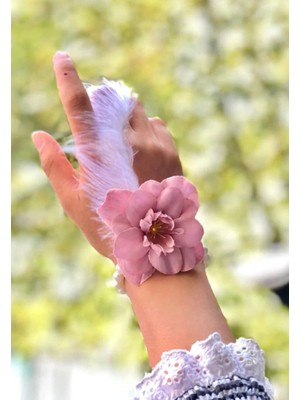 Hayat Store Bride To Be Nedime Gelin Bilekliği Tüy ve Inci Boncuk Detaylı Pembe Renkli Bekarlığa Veda Partisi Bilekliği 10 Adet