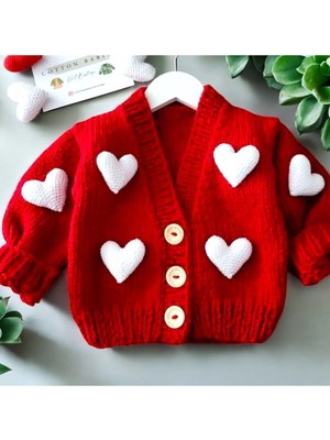 El Örgüsü Kalpli Bebek Hırka