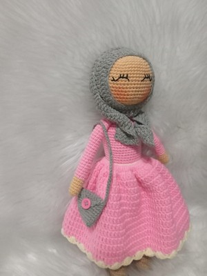 Pembe Neşeli Tesettürlü Amigurumi Örgü Oyuncak