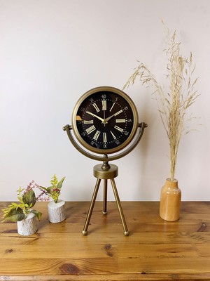 Hobibahçem Eskitme Metal Mini Tripod Zarif Masa Saati 45×26 cm