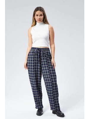 Lacivert Gofre Pantolon - Şık ve Ütü Gerektirmeyen Tasarım