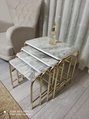 Güvenç Sarı Nikelaj Kaplama Zigon Sehpa Alaca Beyaz Mermer Desenli Metal Ayaklı Modern Tasarım