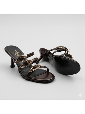 Kindep (Inna) Toka Detaylı 3 Biye Topuklu Kadın Terlik Kahve