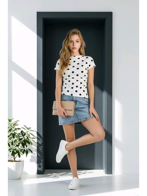 Modeva Global Kadın Siyah Beyaz Puantiyeli Slim Fit Tişört Şık ve Modern Günlük Bluz