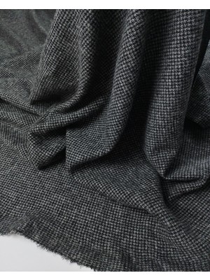 Kumaş Parça Gri Siyah Renklerde Mini Pötikare Jakarlı Örme Kumaş En: 130CM