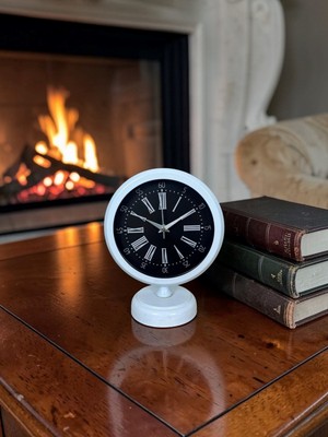 Akıllı Durak Beyaz Kontrast Tasarım 25 x 20 cm Metal Masa Saati