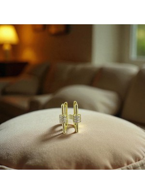 Lorivelle Kadın Zirkon Taşlı Dikdörtgen Çelik Küpe | 14K Altın Kaplama Modern Minimalist Ataç Model