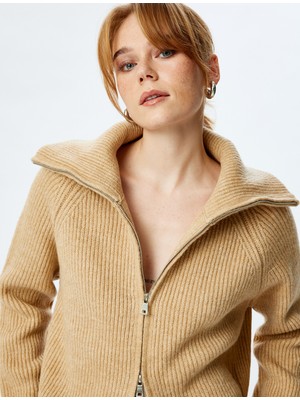 Koton Dik Yaka Fermuarlı Uzun Kollu Triko Hırka