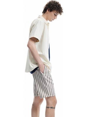Koton Keten Karışımlı Cep Detaylı Bermuda Çizgili Beli Bağcıklı Şort