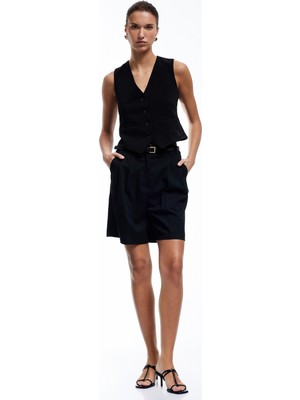 Koton Krep Scuba Kumaş Astarlı Slim Fit V Yaka Kolsuz Düğmeli Yelek