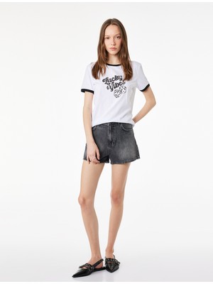 Koton Pamuklu Biyeli Kısa Kollu Bisiklet Yaka Zar Baskılı Tişört