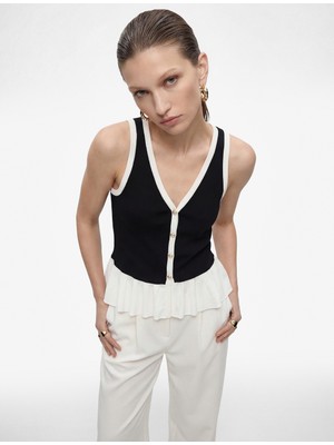 Koton Renk Kontrastlı Krep Scuba Kumaş Kolsuz Düğmeli V Yaka Fırfırlı Peplum Bluz