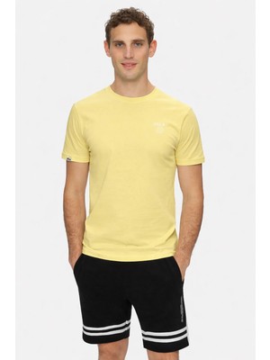 Ucla Bass Sarı Bisiklet Yaka Baskılı %100 Pamuk Standard Fit Erkek Tshirt