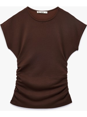 Koton Slim Fit Kısa Kollu Bisiklet Yaka Büzgülü Tişört