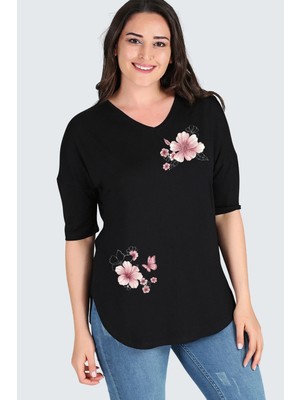 Curvy Trend Büyük Beden Hibiskus Çiçek Baskılı Yarım Kol Yan Yırtmaç Bluz