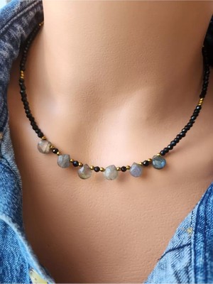 Home Doğaltaş Labradorit ve Spinel taşı Damla Kolye