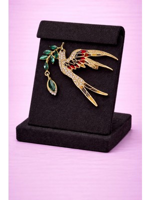 Mdm Style 🕊️ Yeşil Taşlı Kuş Broş – Zarif ve Işıltılı Gold Kaplama Tasarım