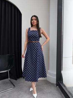 Esra Helvacı Puantiyeli Kare Yaka Kemerli Midi Elbise