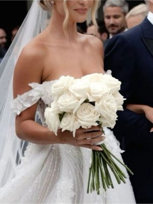 Caelia Beyaz Gül Gelin Buketi Büyük Gül Buketi ve Damat Çiçeği Özel Gün Çiçeği Kurdeleli
