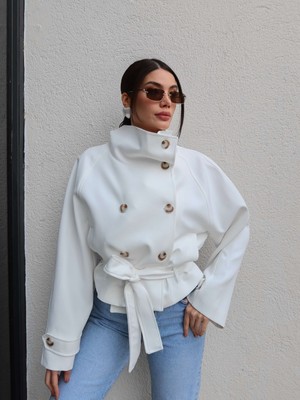 Esra Helvacı Dik Yaka Kuşaklı Kısa Trench