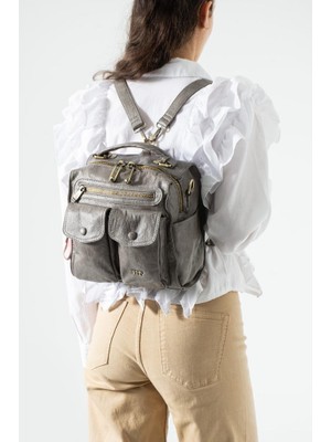 Baginn Vegan Deri Kadın Sırt Çantası 30*30 cm Işıklı Charm Hediyeli Omuz ve Postacı Fonksiyonel Kullanım