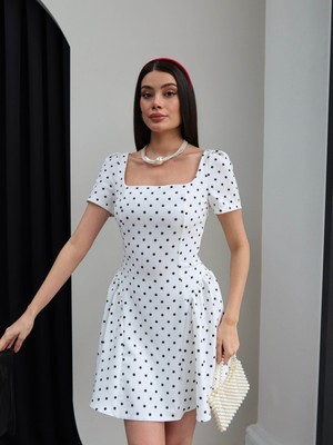 Esra Helvacı Kare Yaka Puantiyeli Mini Elbise