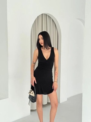 Derin V Yaka Sırt Dekolteli Mini Elbise Drapeli Şık Kolsuz - Siyah