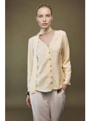 DeFacto Regular Fit V Yaka Uzun Kollu Gömlek G8961AX26SP