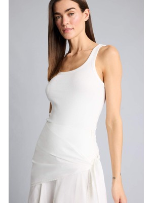 Afra x DeFacto Slim Fit Basic Fitilli Kaşkorse Atlet E5539AX26SM