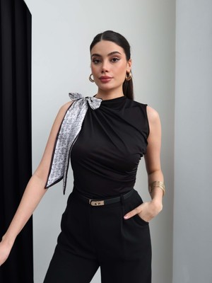 Esra Helvacı Omuz Fular Bağlamalı Bluz